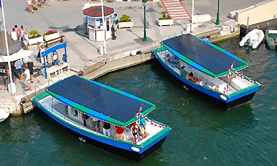 Les coches d'eau lectriques de Port Grimaud